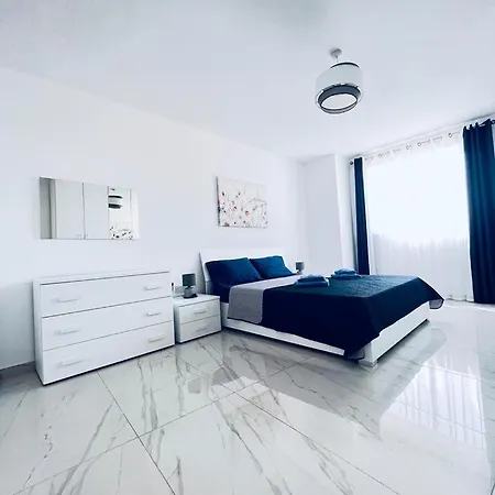 شقة Luxury Two Bedroom With Sofa Bed Sliema, Tigne Point!