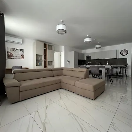 Luxury Two Bedroom With Sofa Bed - Sliema, Tigne Point! Apartment *