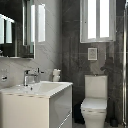 Luxury Two Bedroom With Sofa Bed Sliema, Tigne Point! Διαμέρισμα Σλιέμα
