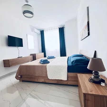 Luxury Two Bedroom With Sofa Bed Sliema, Tigne Point! Apartman *