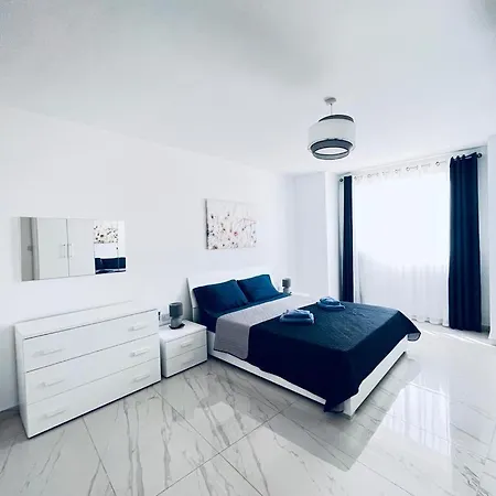 Apartman Luxury Two Bedroom With Sofa Bed Sliema, Tigne Point! *