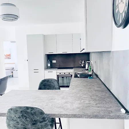 Апартаменты Luxury Two Bedroom With Sofa Bed Sliema, Tigne Point!